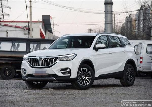 宽体智联SUV 华晨中华V6上市8.79万元起