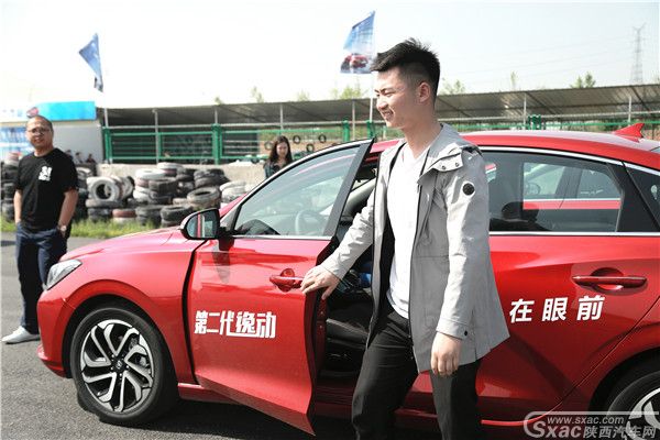 第二代逸动 谁说颜者为王? 有颜还有内在才是盛世王者