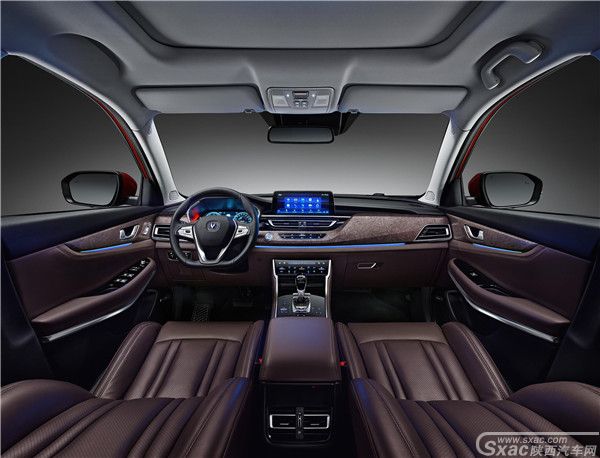 豪华驾舱智慧SUV 长安新CS75上市 开创智能驾驭新境界