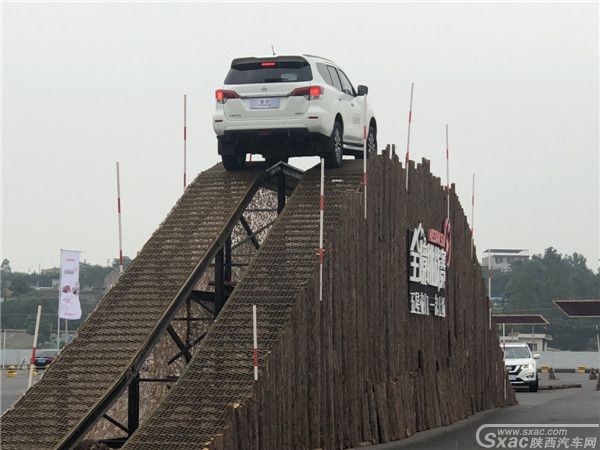 NISSAN全境挑战赛high翻乐华城