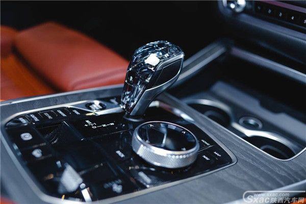 豪华深入细节 创新BMWX7西安荣耀上市